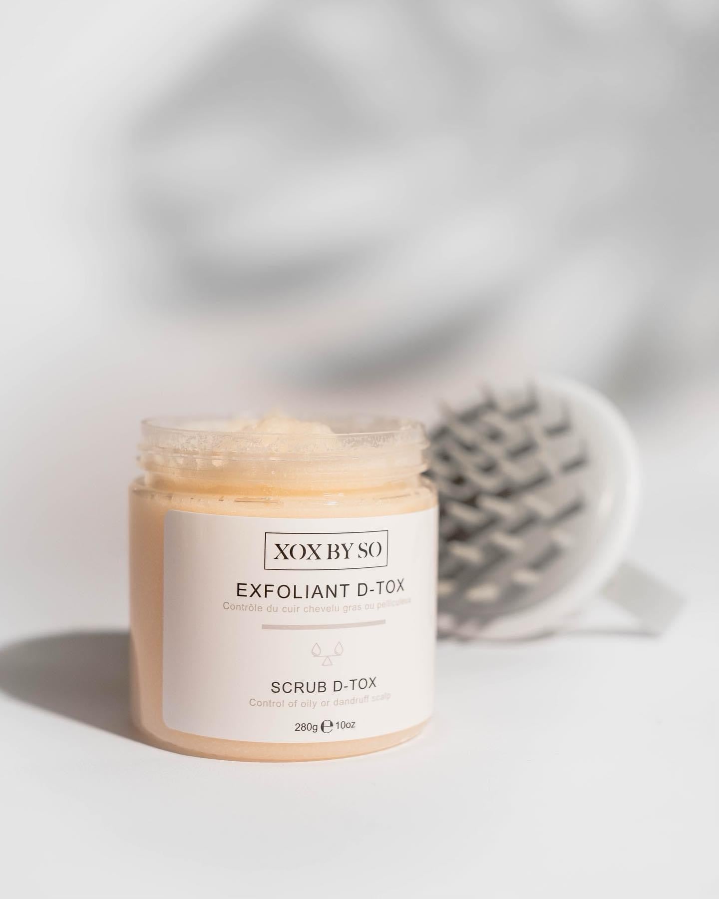 Exfoliant D-tox capillaire avec brosse